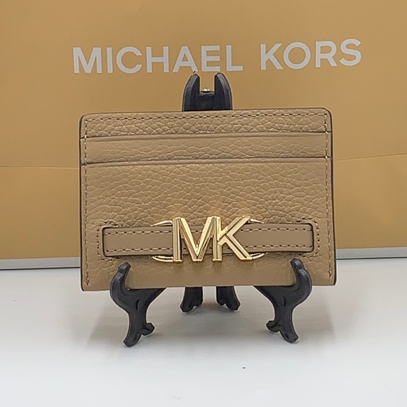 MICHAEL KORS
Reed Large Pebbled Leather Card Holder
Case Wallet
COLOR: CAMEL - Picture 1 of 8